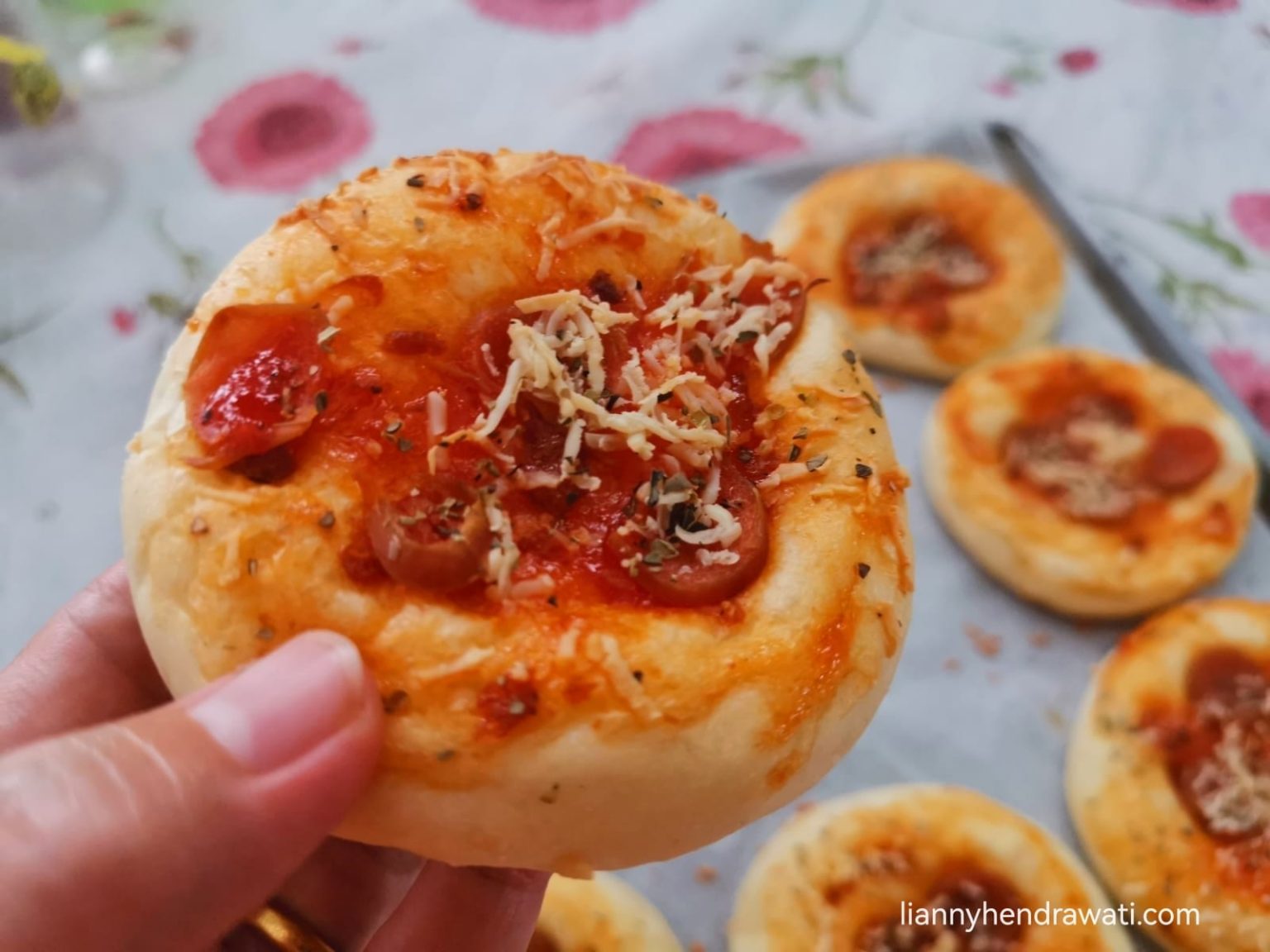 Mini Pave Roti Resep Roti Pizza Mini Empuk Lianny Hendrawati